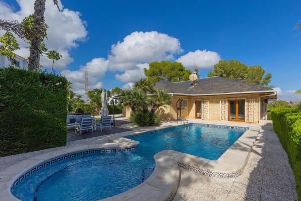 Частный шале на продаже в Calle Sierra Espuña, 1, Ориуэла thumbnail 1