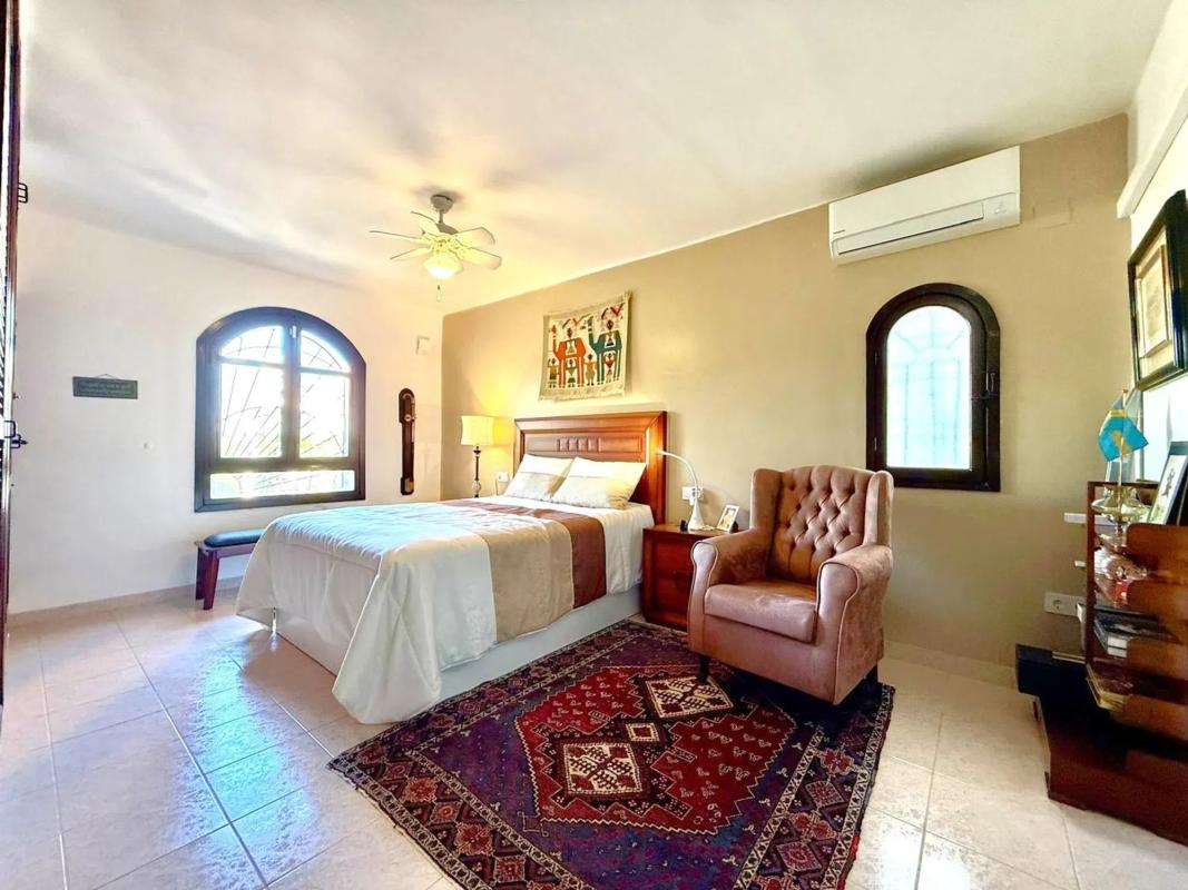 Продажа отдельного шале в  Barrio Villamartín-Las Filipinas, Ориуэла photo 3
