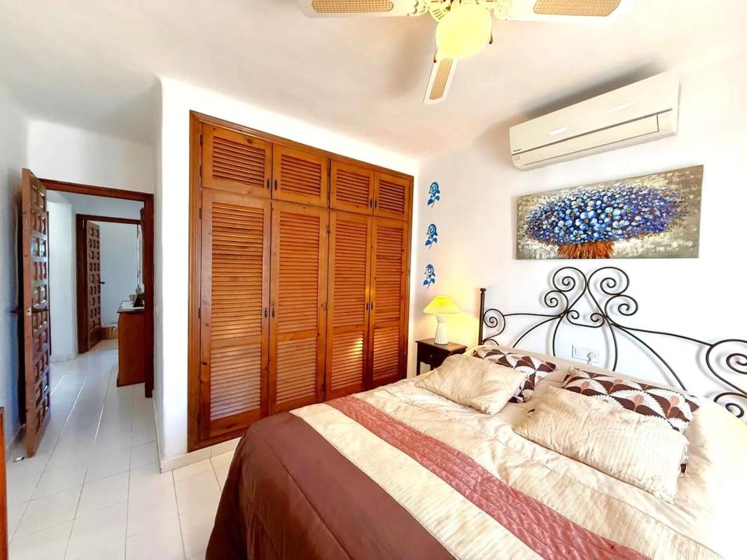 Продажа отдельного шале в  Barrio Villamartín-Las Filipinas, Ориуэла photo 5