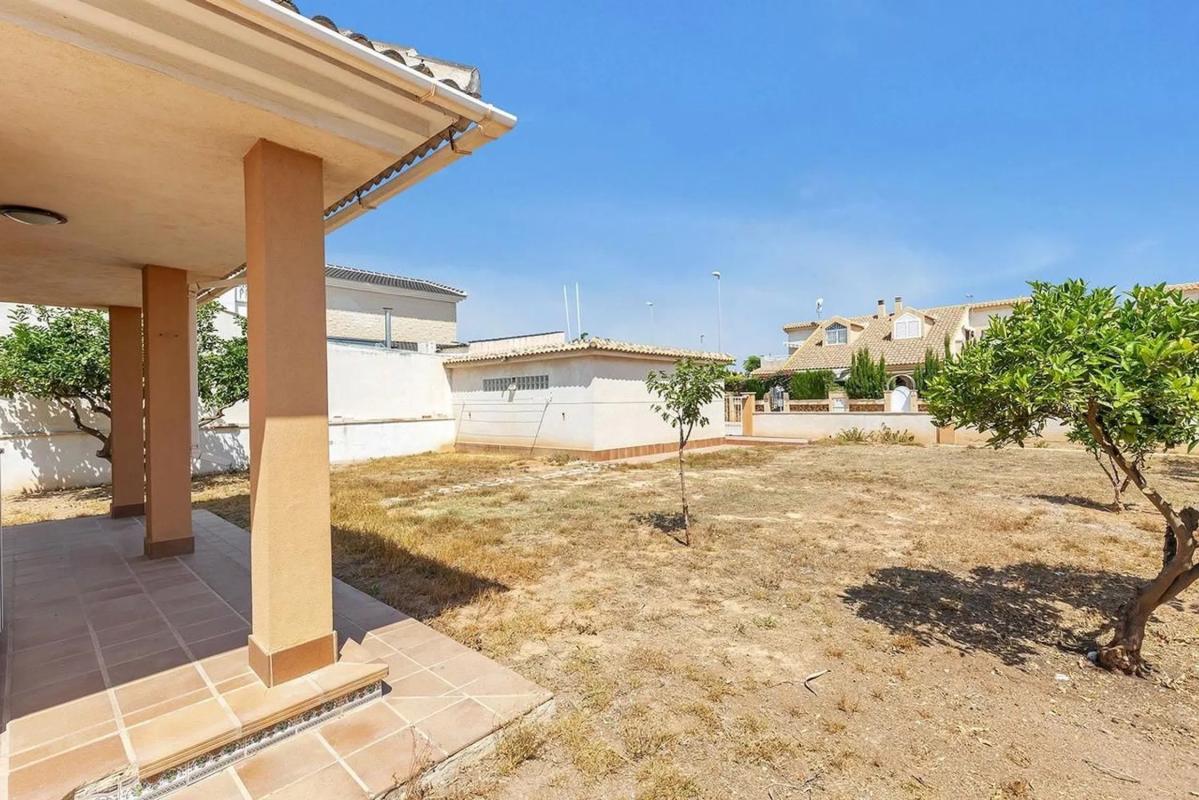 Sale of independent chalet in Zona Pueblo, Pilar de la Horadada
photo 2