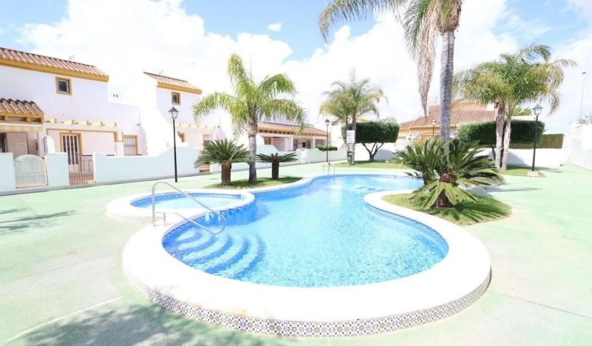 Sale of townhouse in Calle Cañada Real , Pilar de la Horadada photo 3