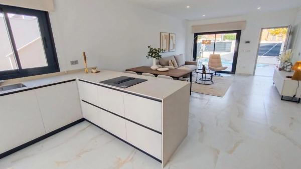 Independent chalet for sale in Calle Lentisco, Pilar de la Horadada
thumbnail 1