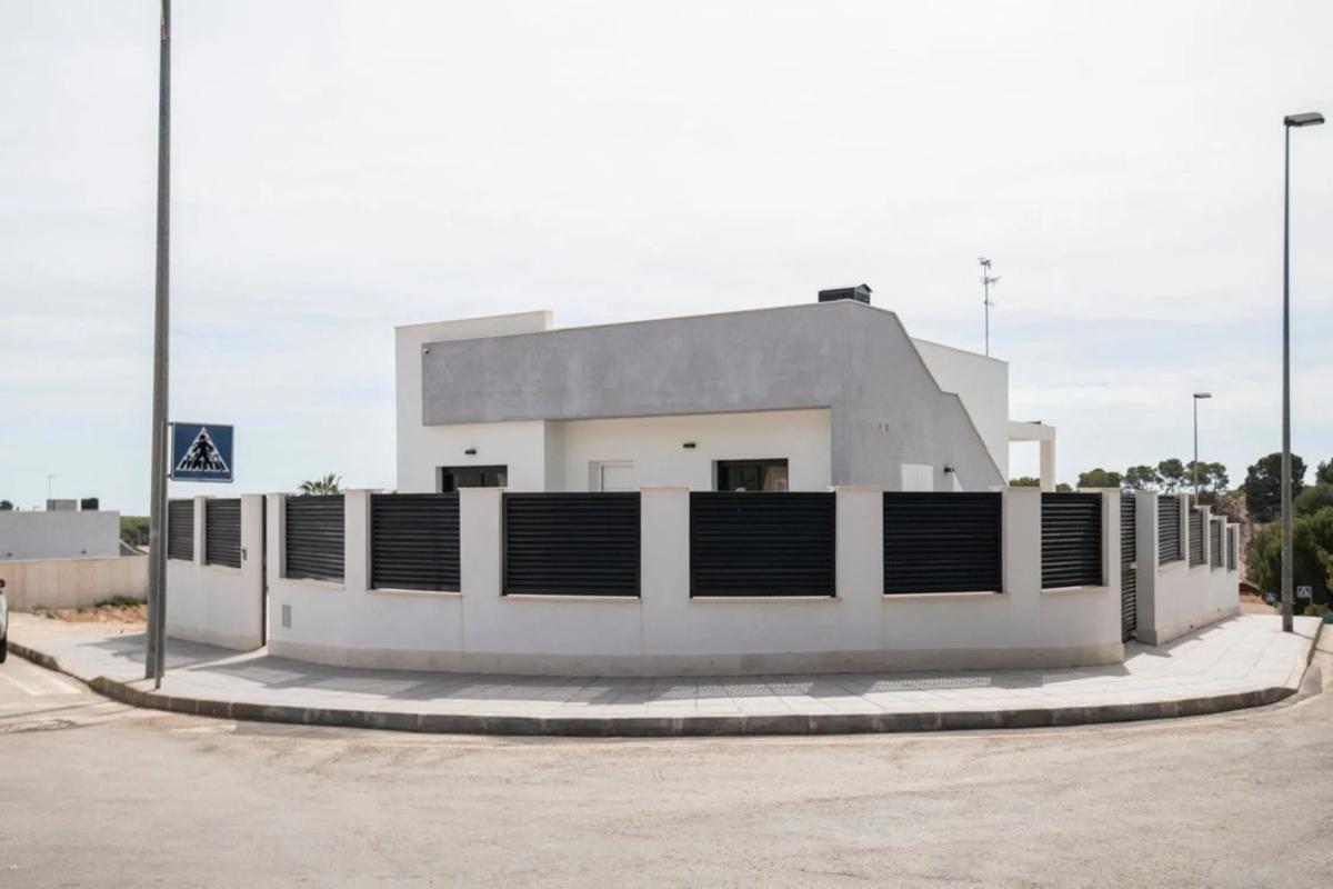 Sale of independent chalet in Zona Pueblo, Pilar de la Horadada
photo 1