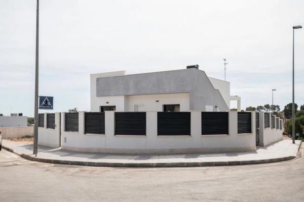 Independent chalet for sale in Zona Pueblo, Pilar de la Horadada
photo 1