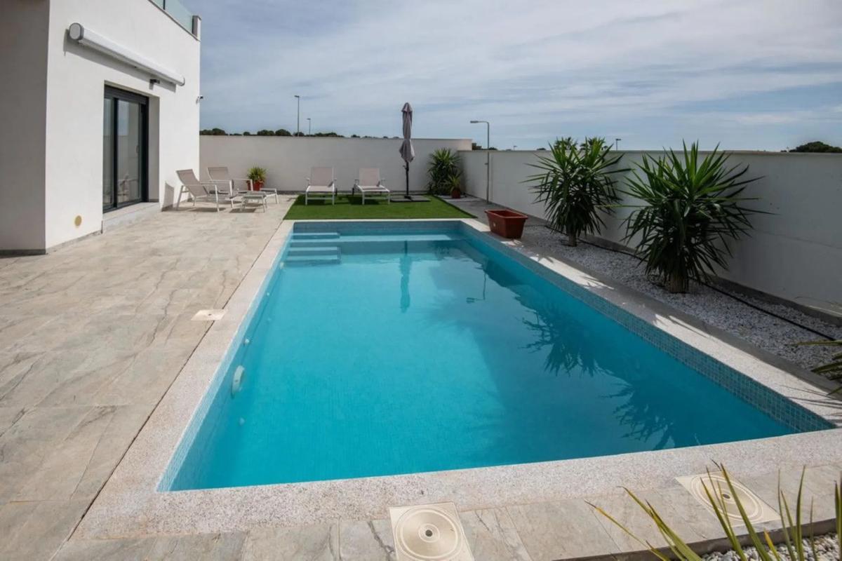 Sale of independent chalet in Zona Pueblo, Pilar de la Horadada
photo 2