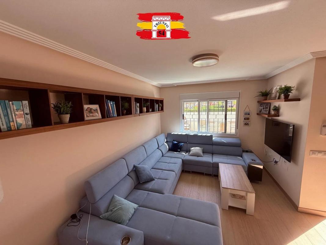 Sale of independent chalet in Avenida de Europa, Pilar de la Horadada
photo 4
