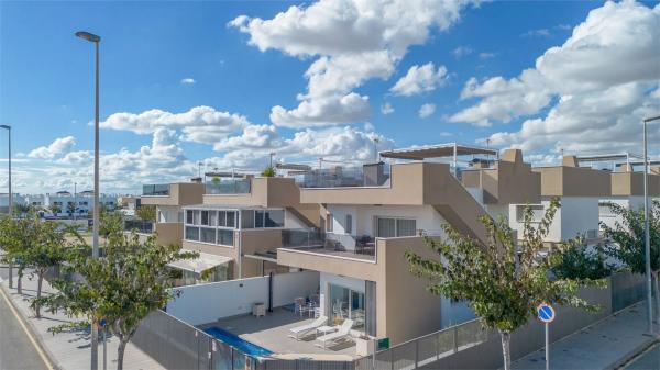 Independent chalet for sale in Calle Ancla, Pilar de la Horadada
photo 1