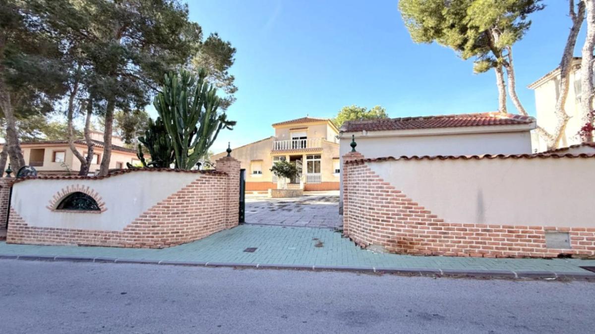 Sale of independent chalet in Zona Pueblo, Pilar de la Horadada
photo 1