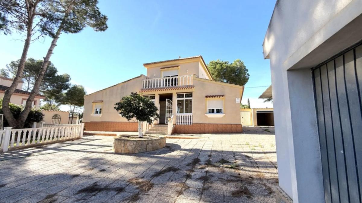 Sale of independent chalet in Zona Pueblo, Pilar de la Horadada
photo 2