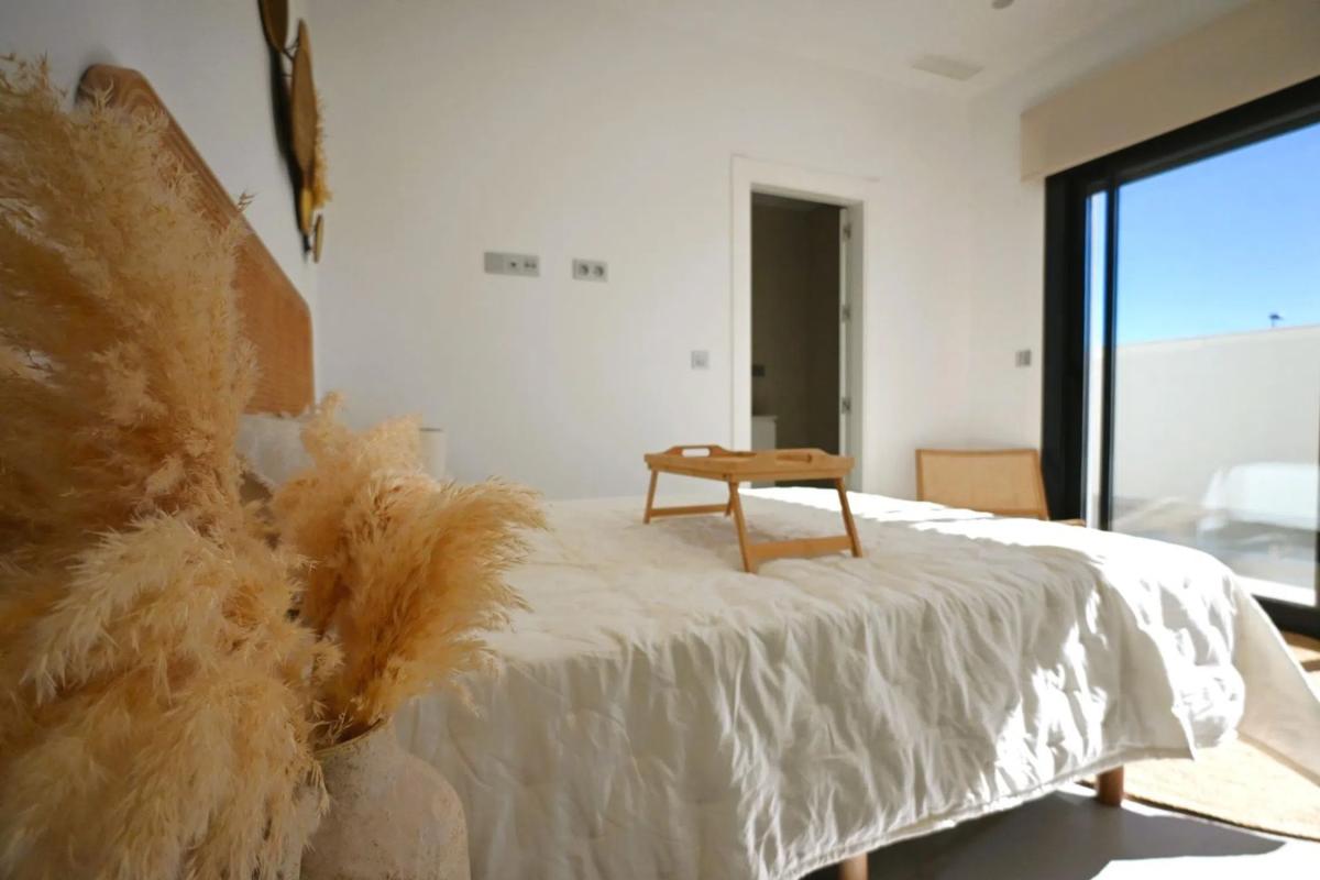 Sale of independent chalet in Pinar de Campoverde, Pilar de la Horadada
 photo 2
