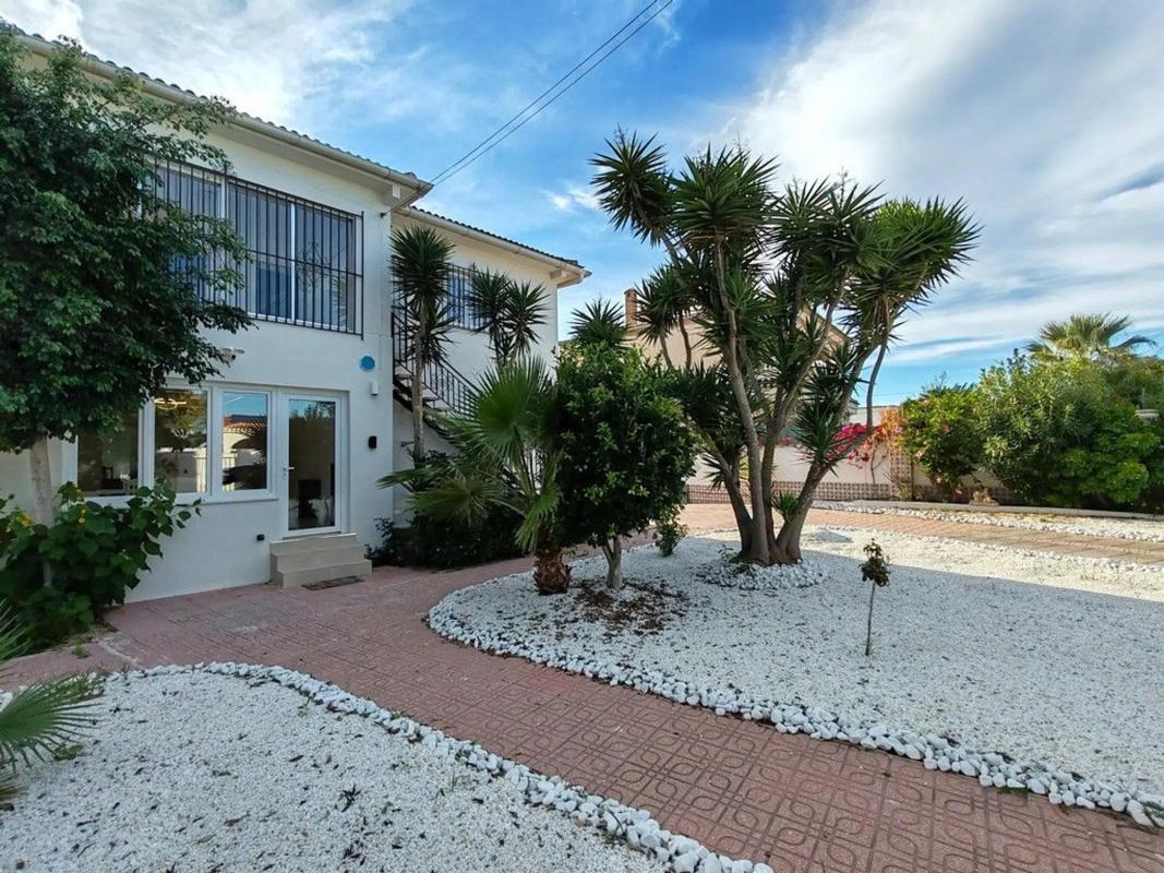 Sale of independent chalet in Calle Abedul, Pilar de la Horadada
 photo 2