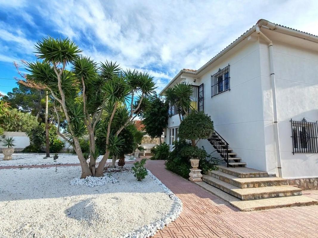 Sale of independent chalet in Calle Abedul, Pilar de la Horadada
 photo 4
