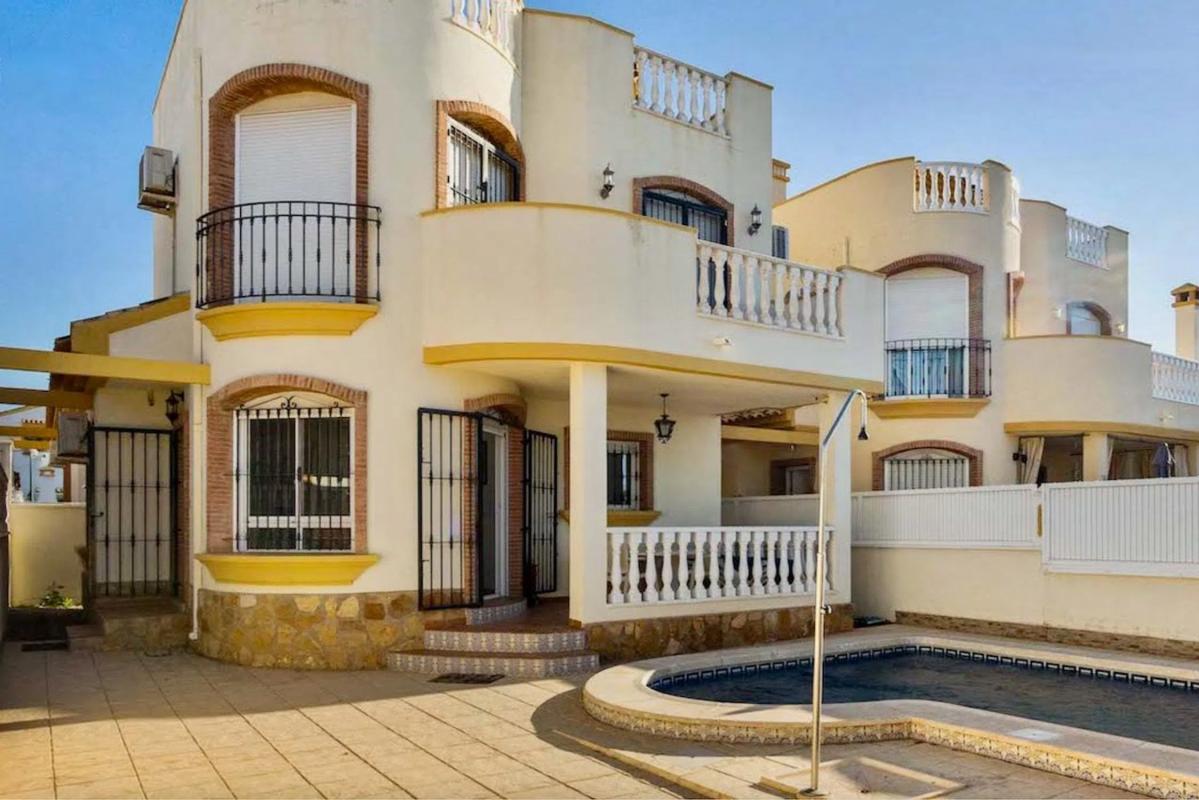 Sale of independent chalet in Zona Pueblo, Pilar de la Horadada
 photo 2