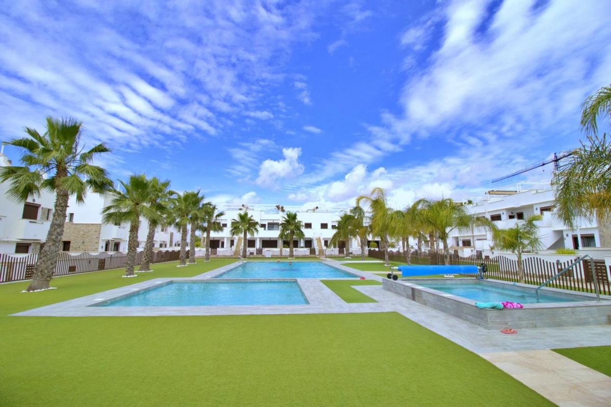 Sale of independent chalet in Calle de los Pescadores, Pilar de la Horadada
photo 4