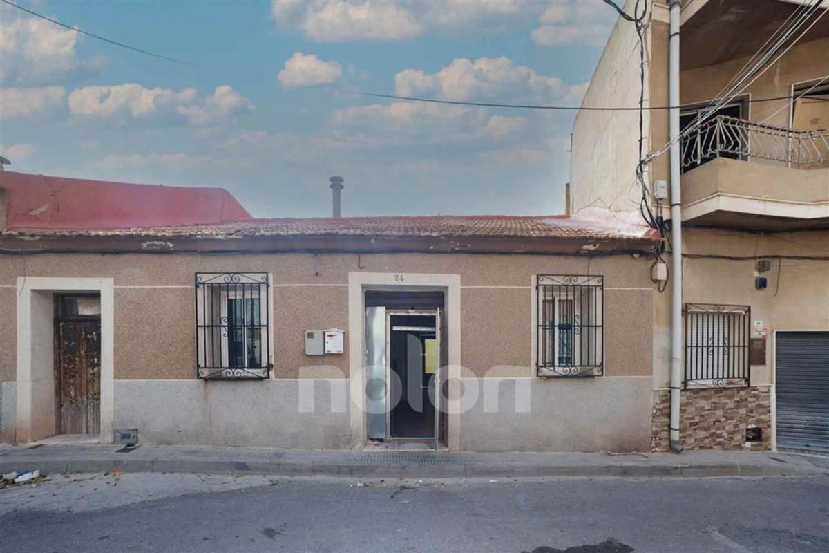 Venta de chalet adosado en Calle Gabriel Miró , Redovan photo 1