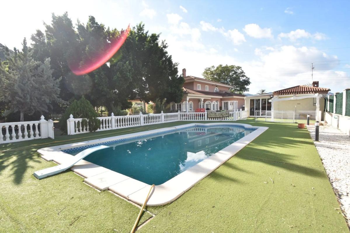 Venta de chalet independiente en Redovan, Redovan
 photo 2
