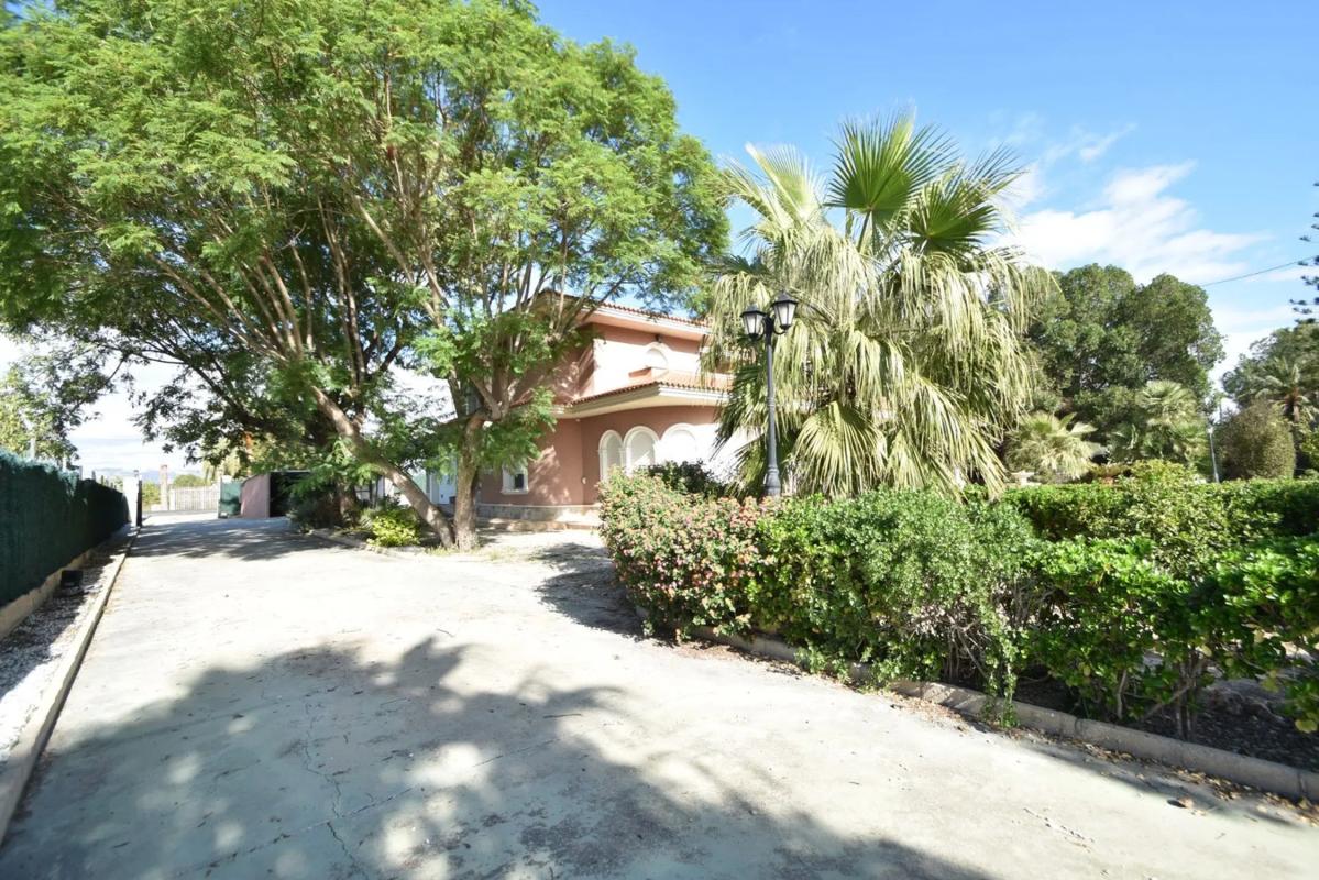 Venta de chalet independiente en Redovan, Redovan
 photo 5