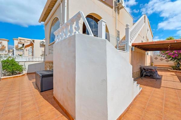 Продажа квартиры на Calle Costa Brava, 2, Рохалес
 photo 4