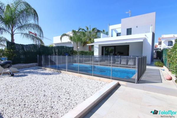 Chalet independiente en venta en Ciudad Quesada, Rojales
photo 1