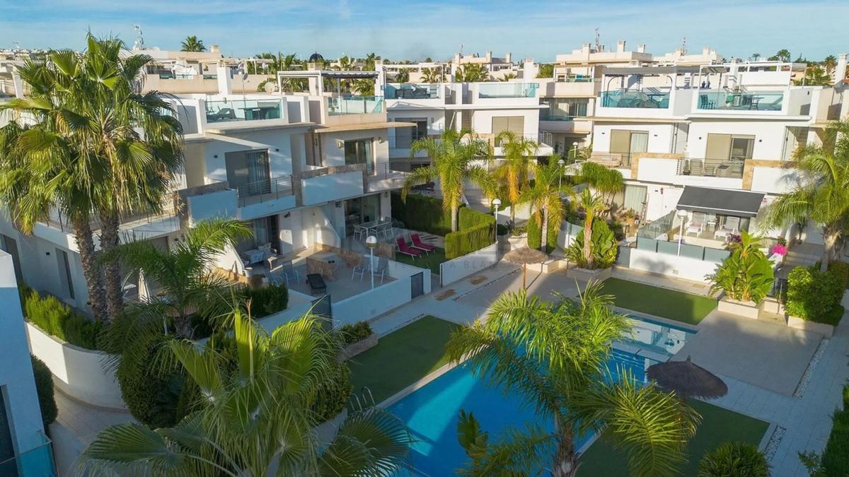 Venta de duplex en Avenida de Almería, Rojales photo 5