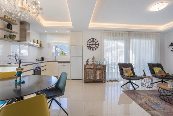 Пентхаус на продажу в  Calle Castillo s/n, Рохалес photo 4