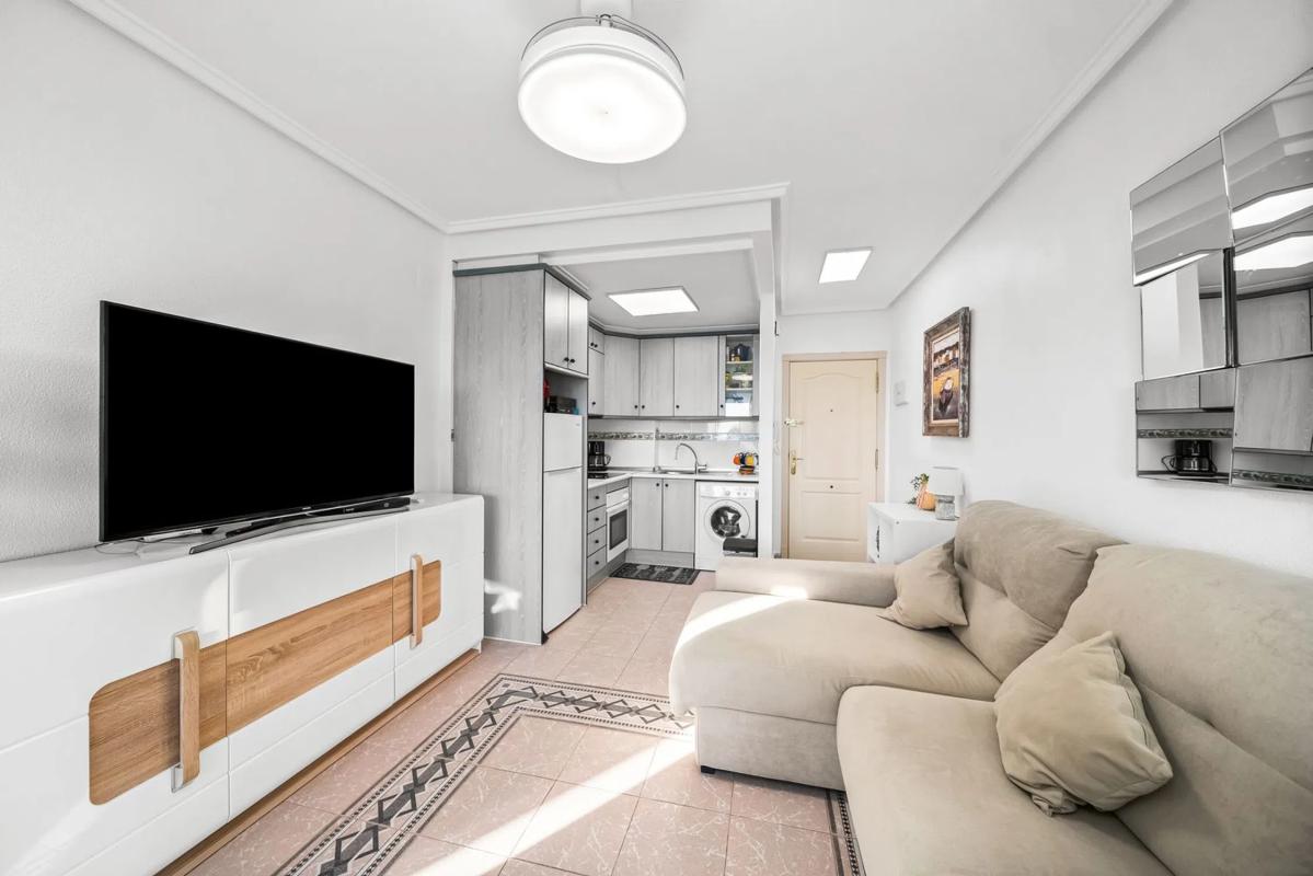 Продажа квартиры на C. las Mimosas, Рохалес
photo 2