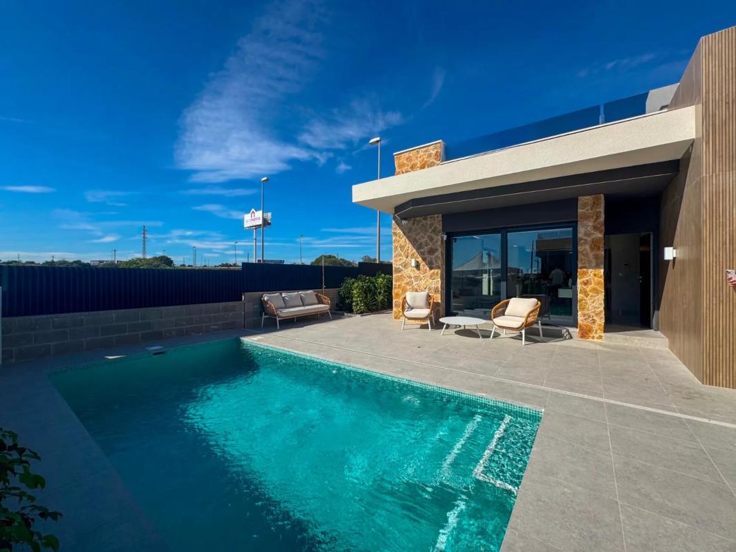 Venta de chalet independiente en Ciudad Quesada, Rojales
photo 1