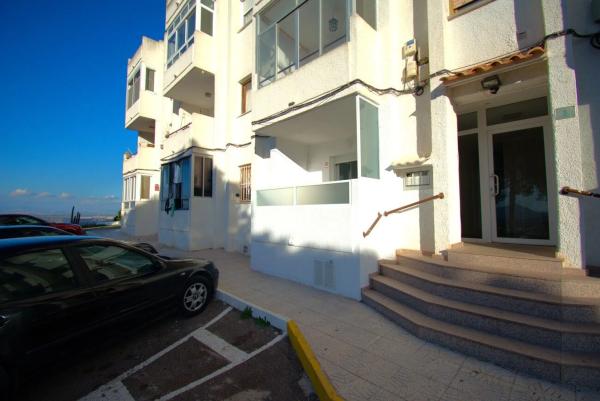 Квартира на продажу в Calle Thader, Рохалес photo 1