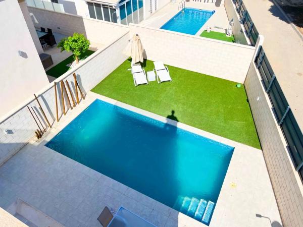 Chalet independiente en venta en Avenida Argentina, 22, Rojales
thumbnail 1