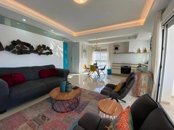 Квартира на продажу на  Avenida de Málaga, Рохалес photo 4