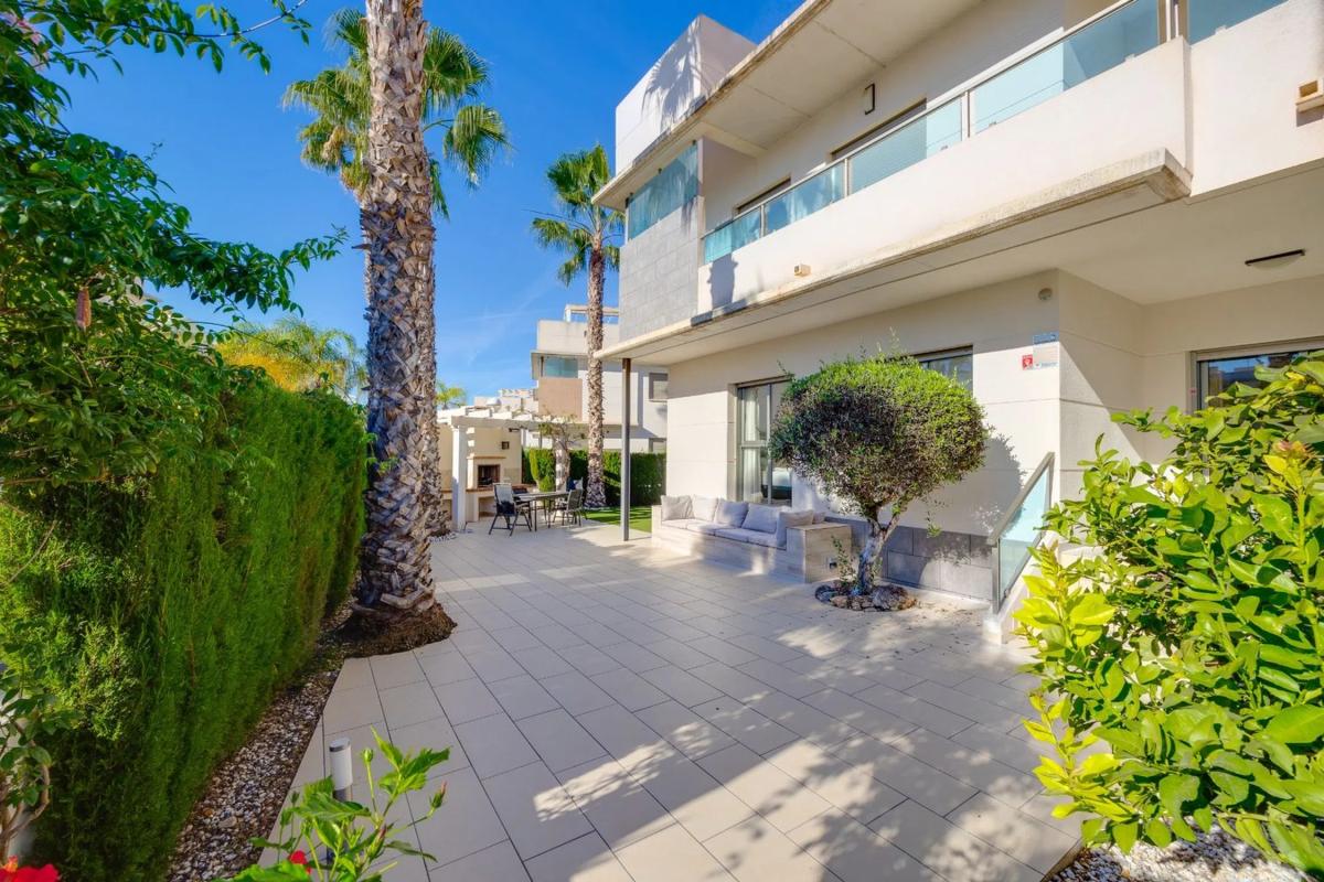 Sale of apartment in Avenida de Cadiz, Rojales
photo 2