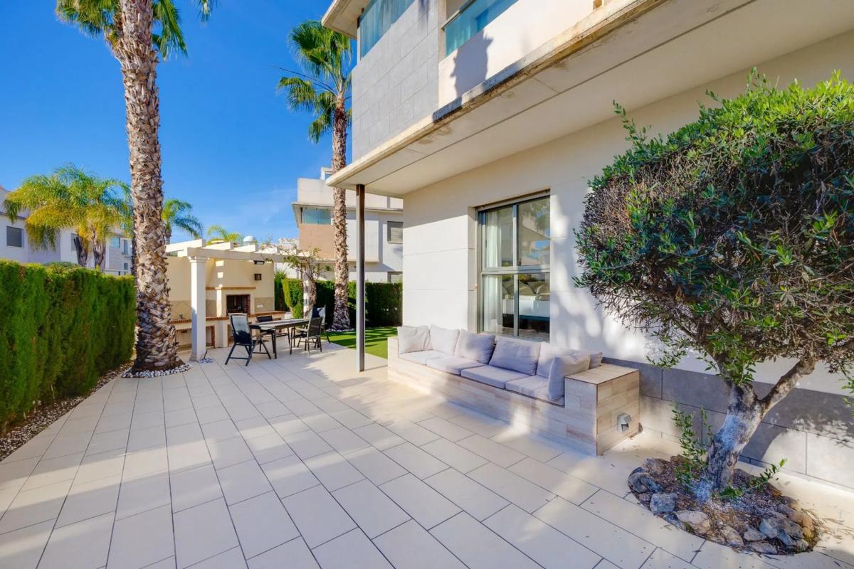Sale of apartment in Avenida de Cadiz, Rojales
photo 3