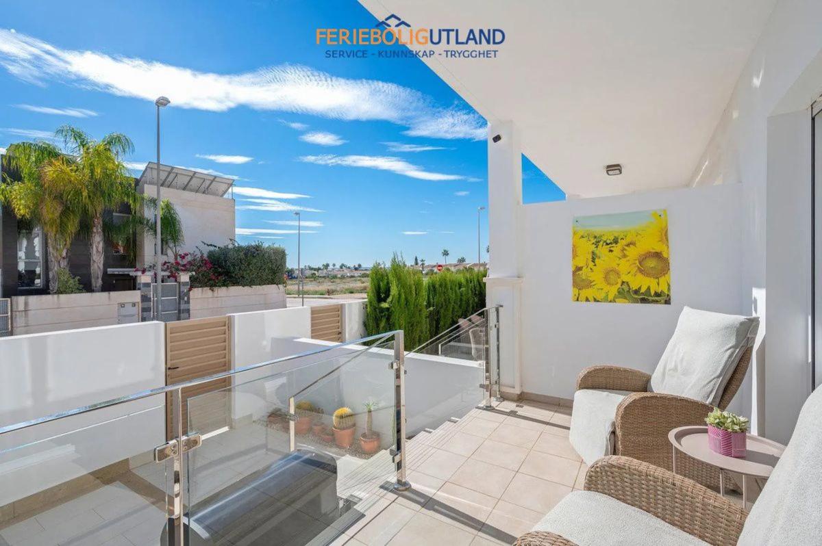 Sale of apartment in Avenida de Málaga, Rojales
photo 2