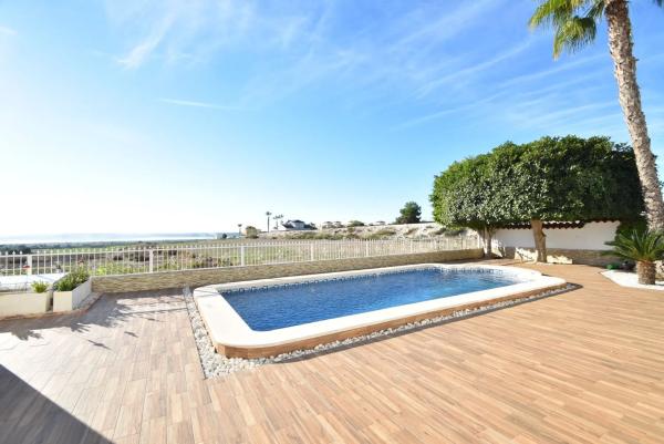 Chalet independiente en venta en Ciudad Quesada, Rojales
photo 1
