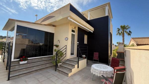 Chalet independiente en venta en Centro, Rojales
photo 1