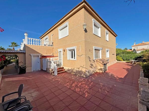 Chalet independiente en venta en Calle Ruinas de Petra, 44, San Fulgencio
thumbnail 2