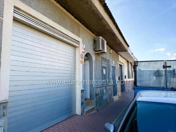 Chalet adosado en venta en Avenida Guardamar , San Fulgencio photo 1