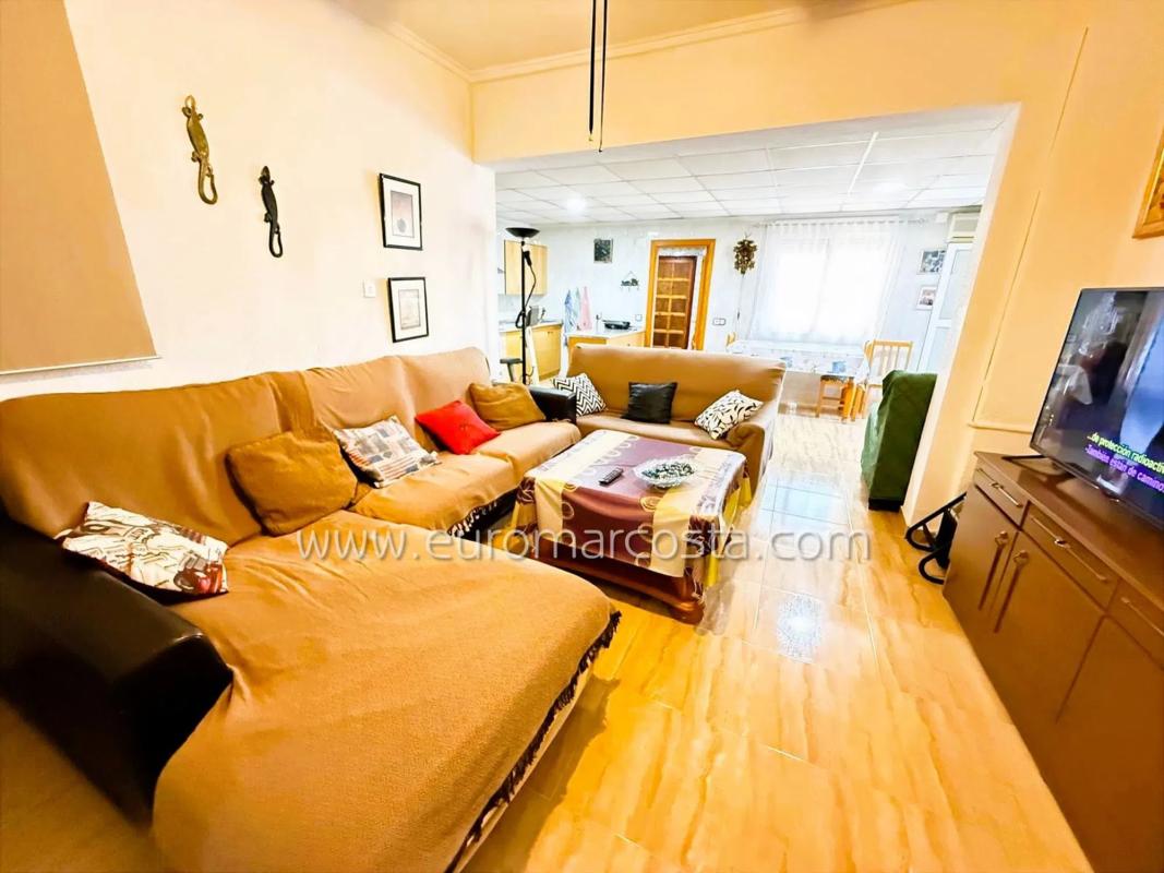Venta de chalet adosado en  Avenida Guardamar , San Fulgencio photo 2