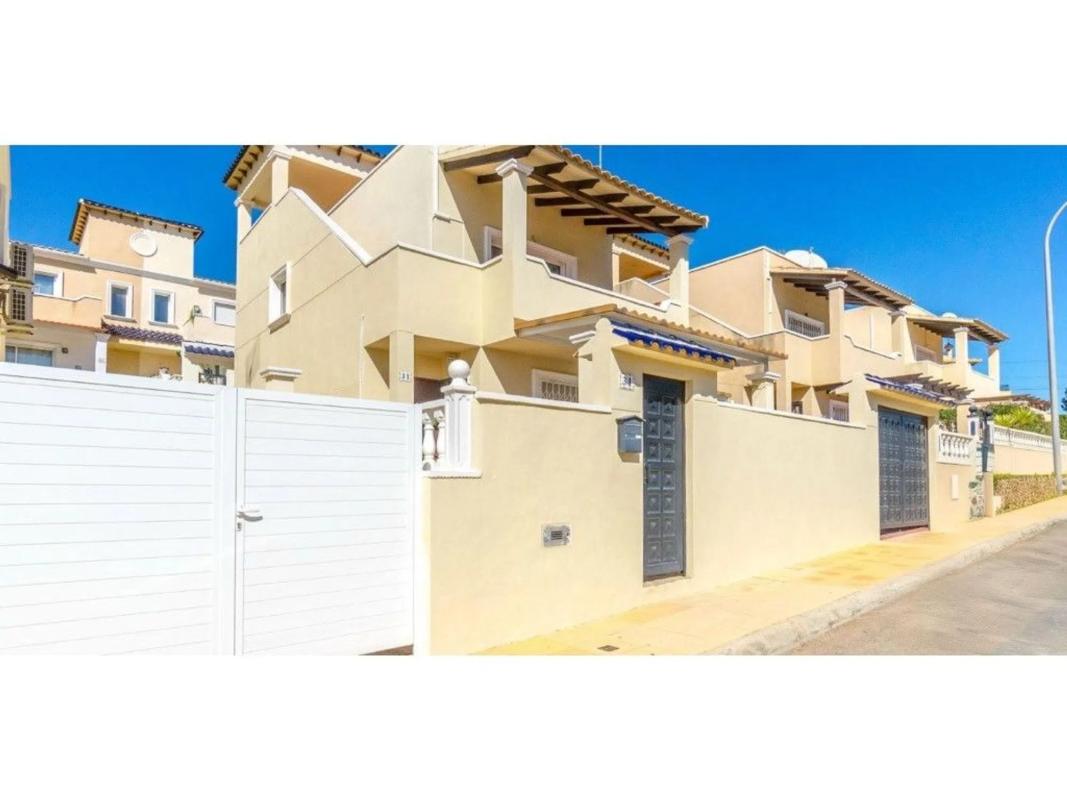 Продажа отдельного шале в Calle Málaga, Сан-Мигель-де-Салинас photo 3
