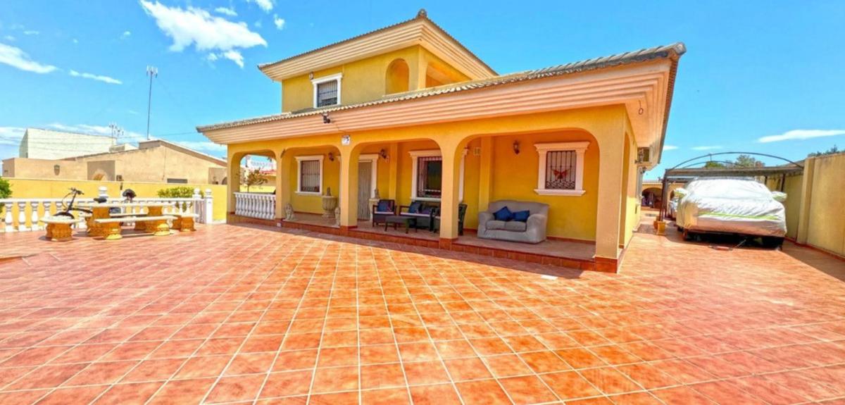Sprzedaż niezależnego domku jednorodzinnego w  Barrio El Molino, Torrevieja photo 2
