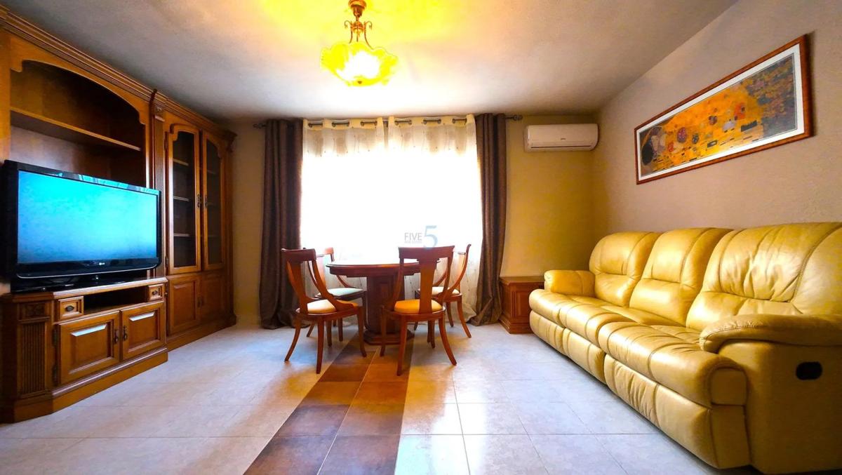 Venta de piso en Barrio El Molino, Torrevieja
photo 1