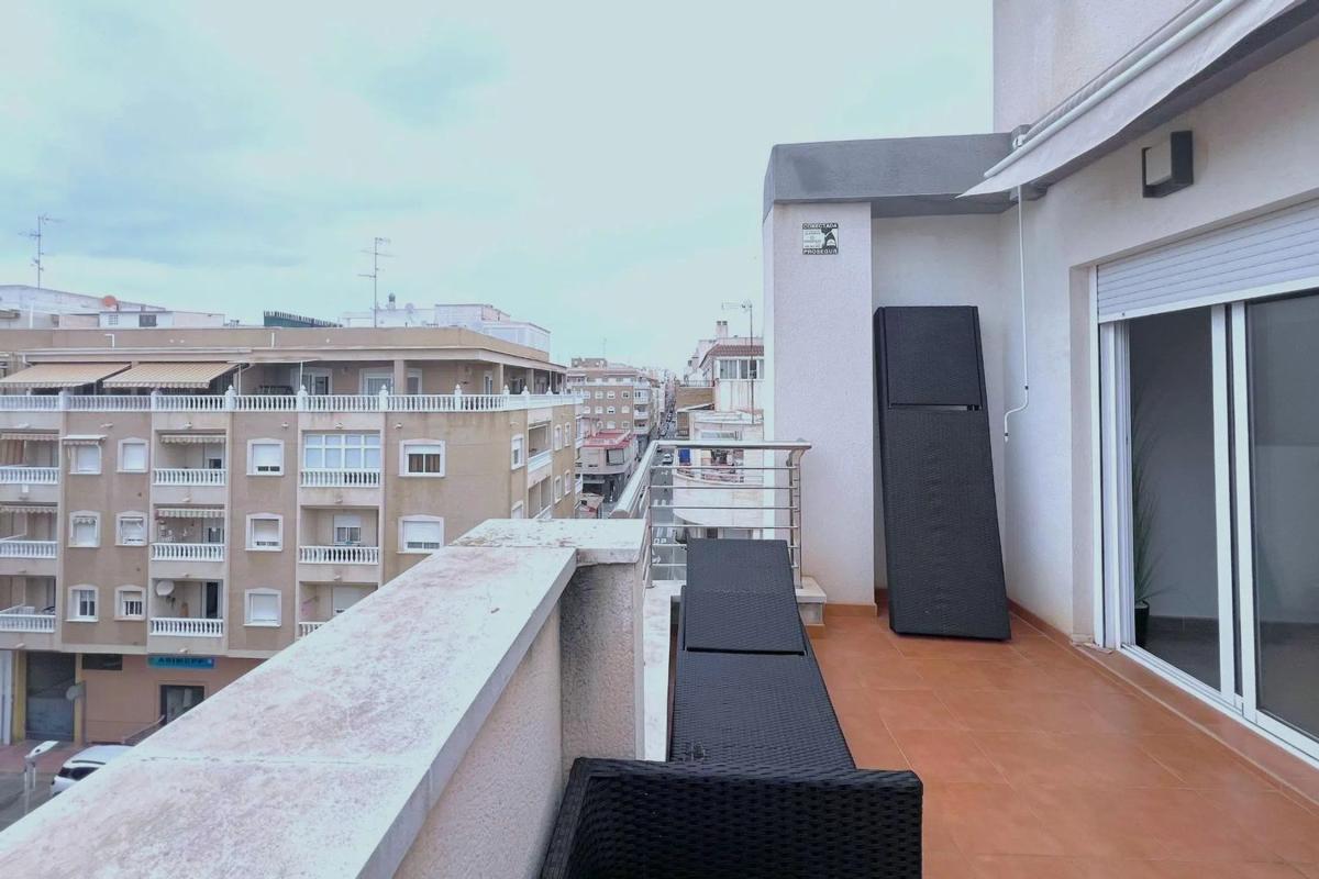 Sprzedaż poddasza w  Rambla Juan Mateo García, 32, Torrevieja photo 5