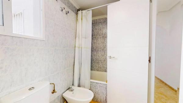 Ático en venta en Rambla Juan Mateo García, Torrevieja thumbnail 2