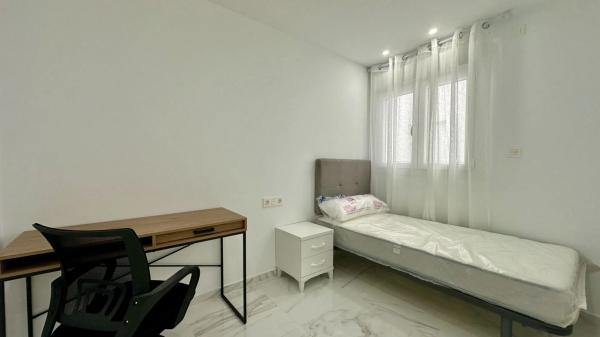 Venta de piso en Calle de Orihuela, Torrevieja
thumbnail 3