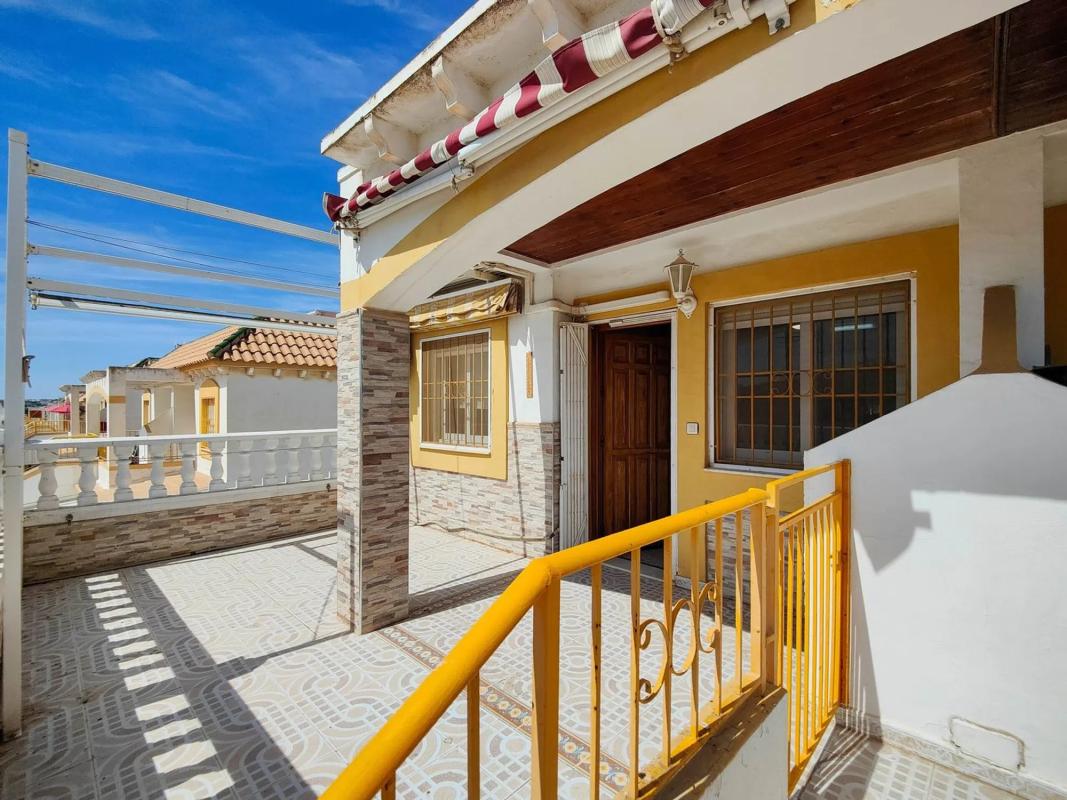 Venta de ático en ኡርባኒሳሲኦን ፓርኬ ዴ ላስ ናሲኦኔስ, Torrevieja photo 4