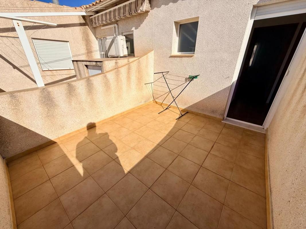Venta de chalet adosado en  Calle Montesinos, 1 , Torrevieja photo 3