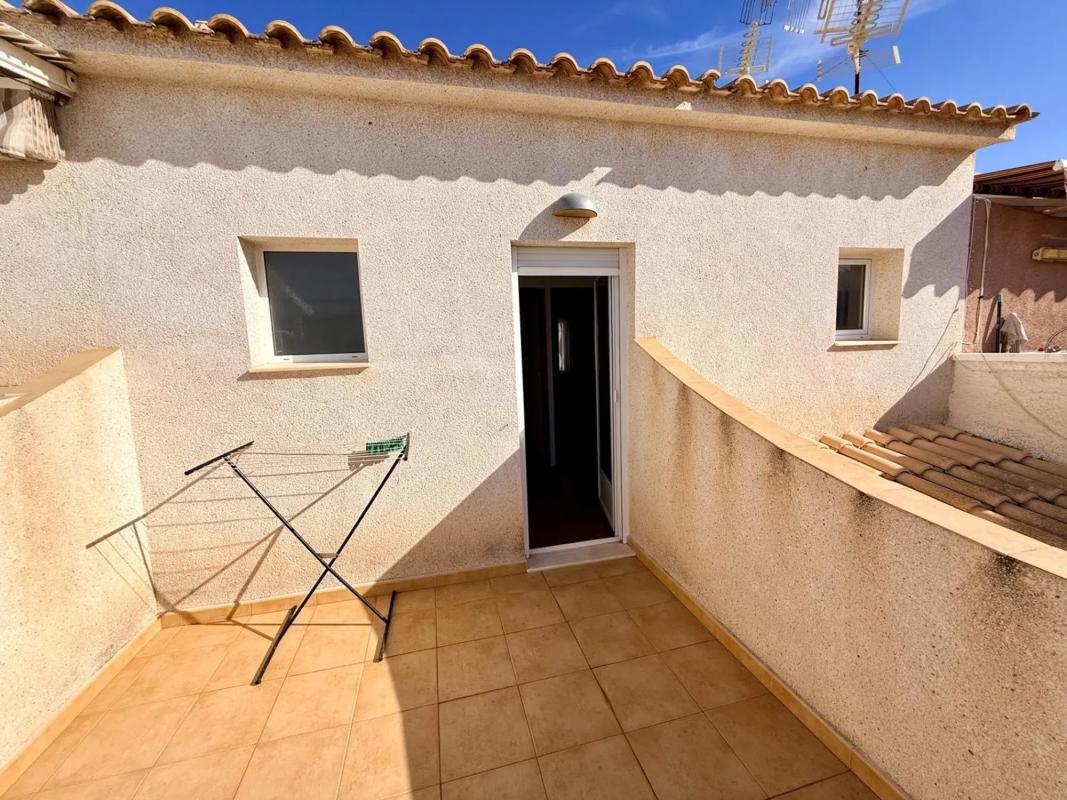 Venta de chalet adosado en  Calle Montesinos, 1 , Torrevieja photo 4