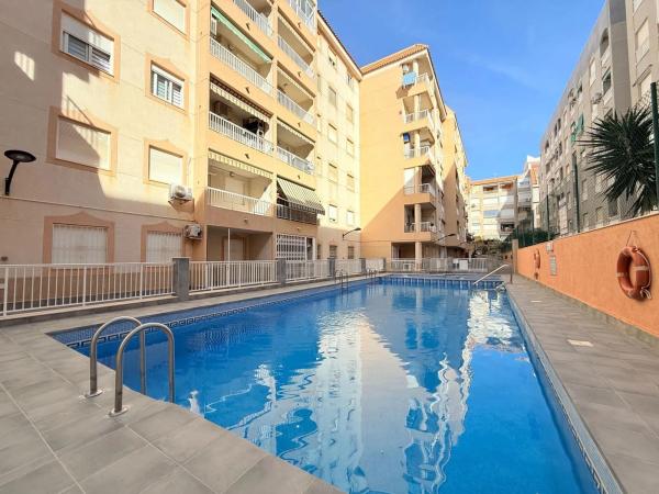 Mieszkanie na sprzedaż w  Calle Urbano Arregui, Torrevieja photo 1