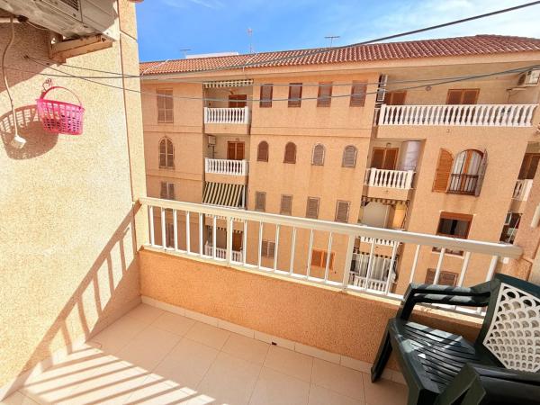 Mieszkanie na sprzedaż w  Calle Urbano Arregui, Torrevieja photo 4