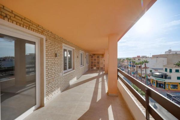 Mieszkanie na sprzedaż w  Calle Benejúzar, 1, Torrevieja photo 3